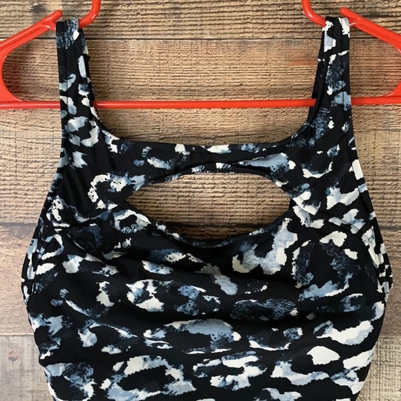 Magicsuit leopard print ruched cutout one piece swimsuit Size 4 6 - Picture 2 of 12